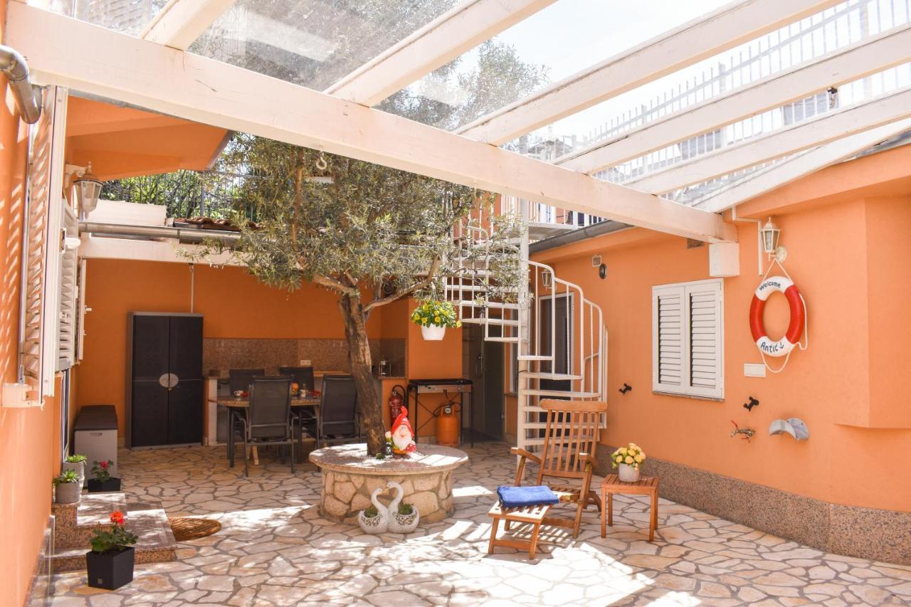 Kuca Za Odmor Antic - Holiday House Antic ノヴィ・ヴィノドロスキー エクステリア 写真