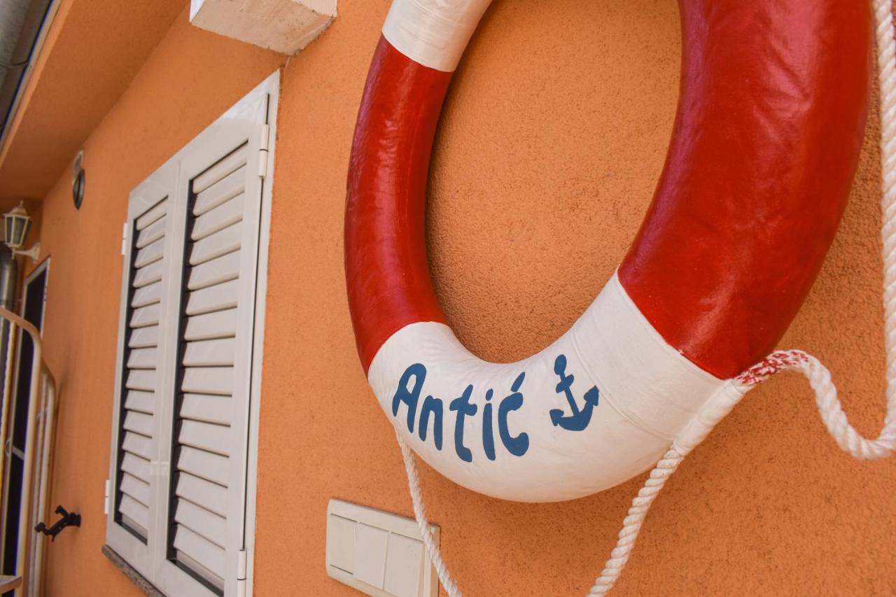 Kuca Za Odmor Antic - Holiday House Antic ノヴィ・ヴィノドロスキー エクステリア 写真