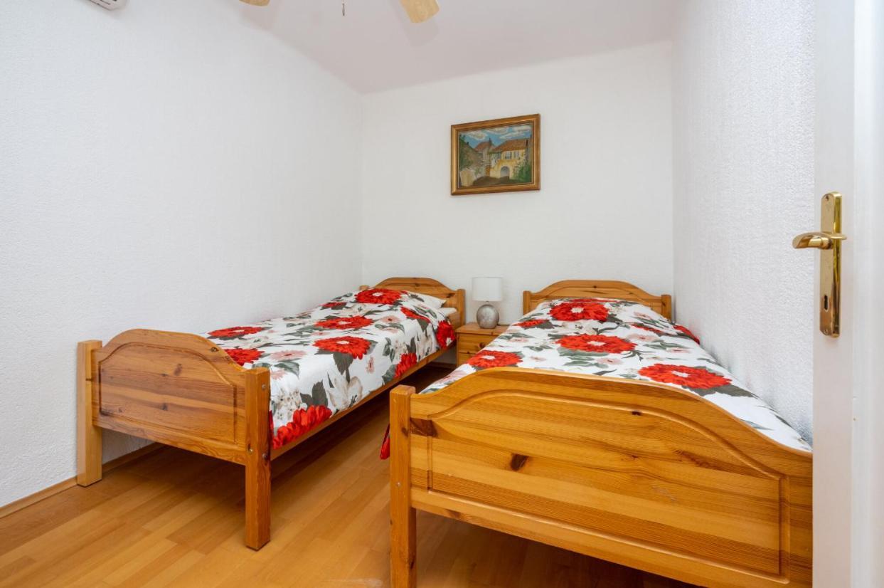 Kuca Za Odmor Antic - Holiday House Antic ノヴィ・ヴィノドロスキー エクステリア 写真